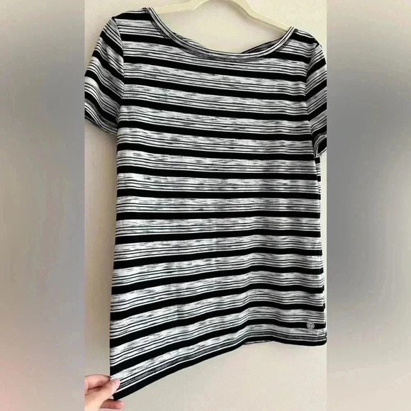 T by Talbots Black & White Striped Heathered Short Sleeve Tee Twist Keyhole Back - Picture 4 of 16